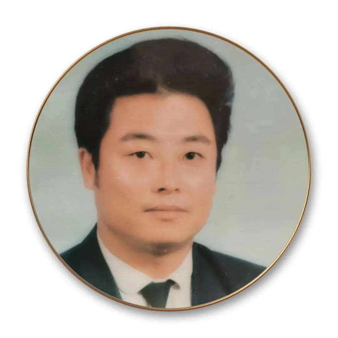 一代书法名家——张士民