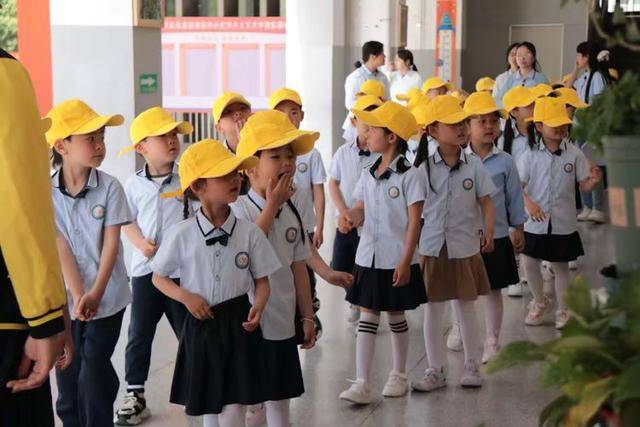 合肥市少儿艺术学校站塘校区：小手拉小手，快乐出发啦