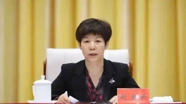 大搞家庭式腐败！“女老虎”赵金云被决定逮捕，夫妻双双落马