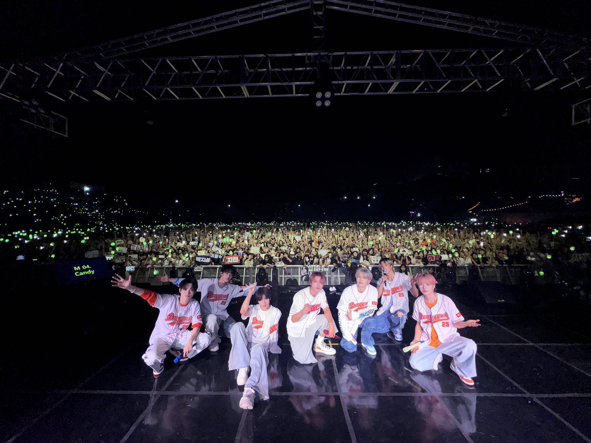 NCT DREAM & MARK完美征服大学庆典！热门曲目轮番登场全曲合唱点燃现场！