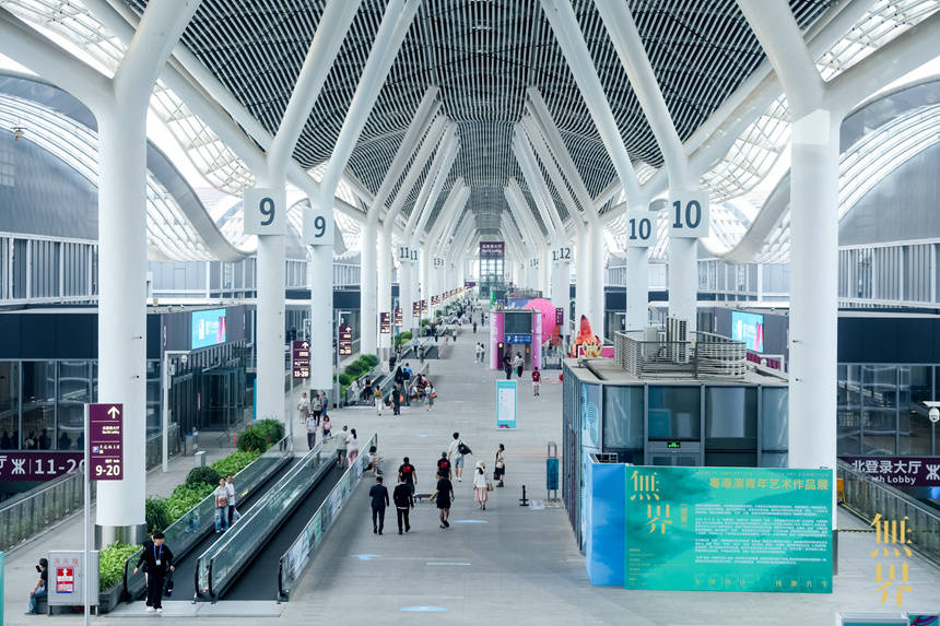 无界·粤港澳青年艺术作品展深圳开幕