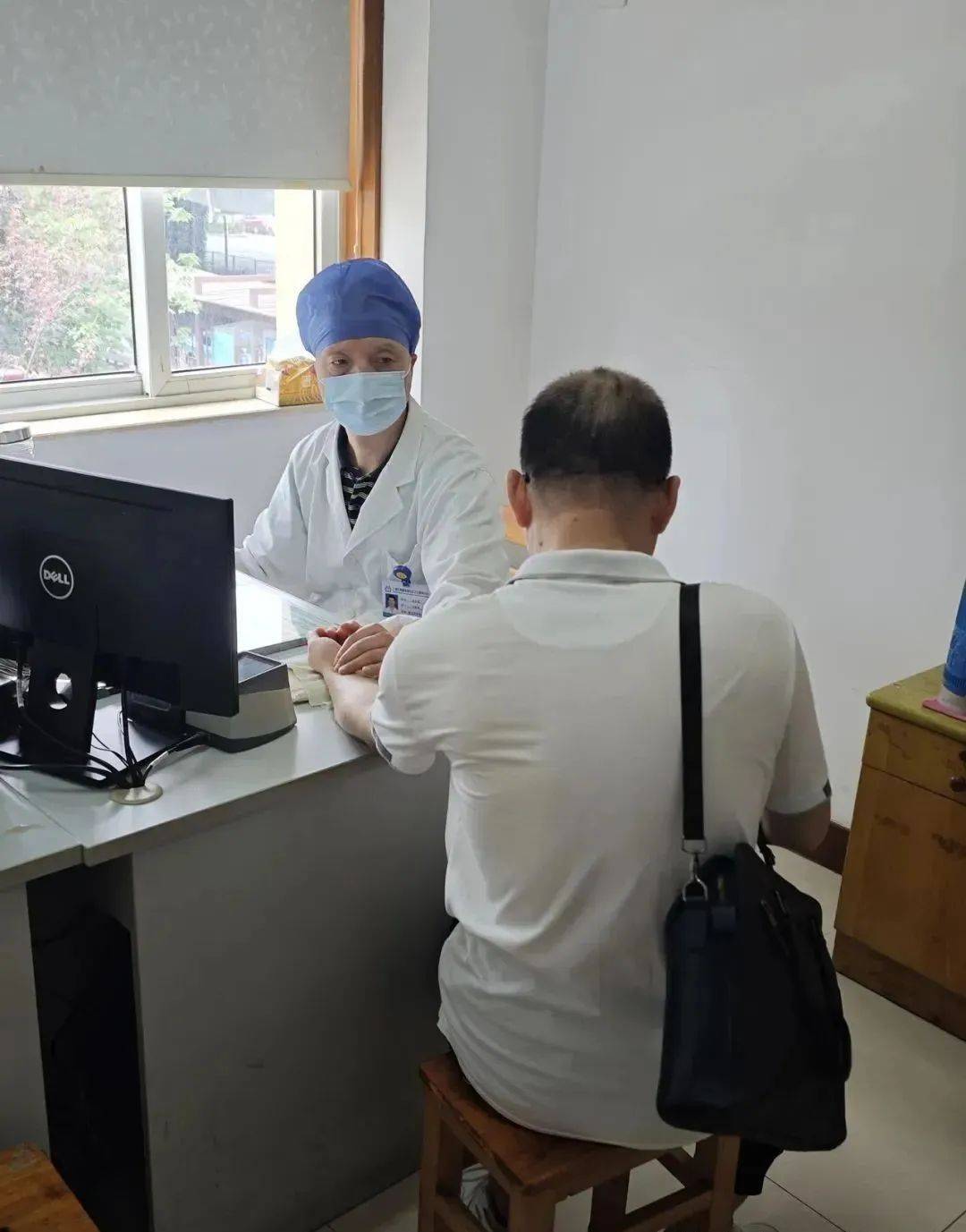 整日无精打采，55岁男子确诊“更年期”！有这些症状的注意了