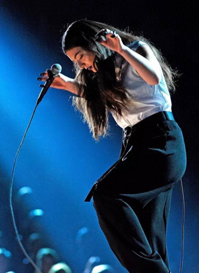 3年后，新西兰神婆Lorde突袭回归，乐迷沸腾：“封神在即”！