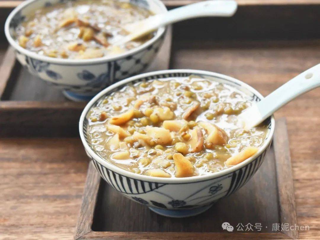 夏天别只吃冷饮了，这样煮一锅，清热解暑又安神