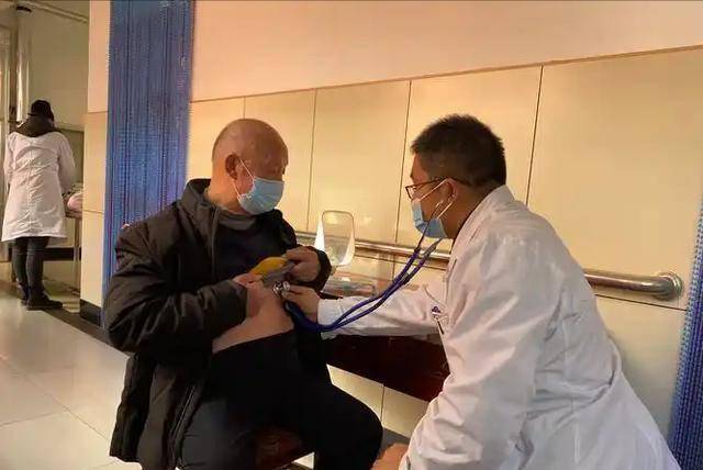 为什么现在心疾越来越多？医生提醒：4件事或是元凶，劝你改正