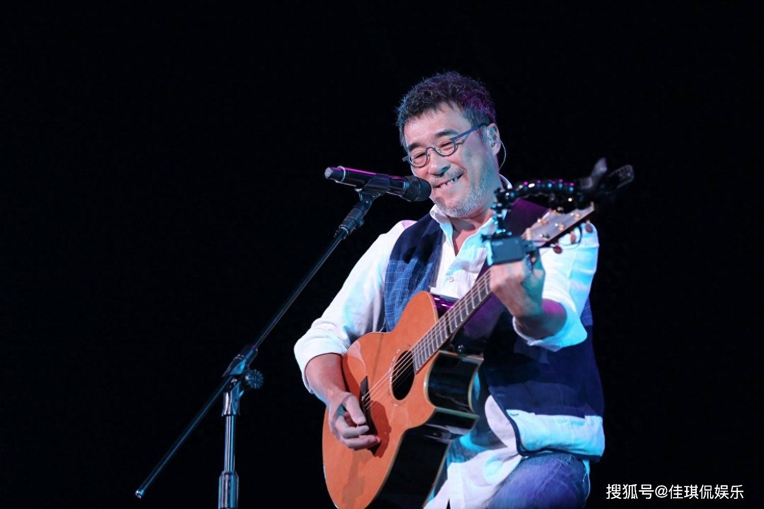 李宗盛，戳穿了单依纯口碑两极分化的真相，他给所有歌手提了个醒