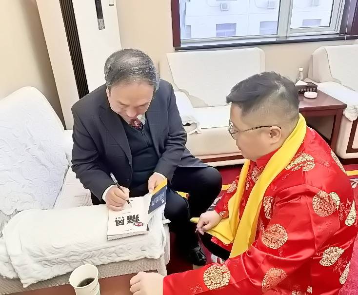 痛风难愈？国医大师李佃贵“浊毒论”揭示新路径 —— 马德山谈高尿酸慢病管理防治关键秘诀