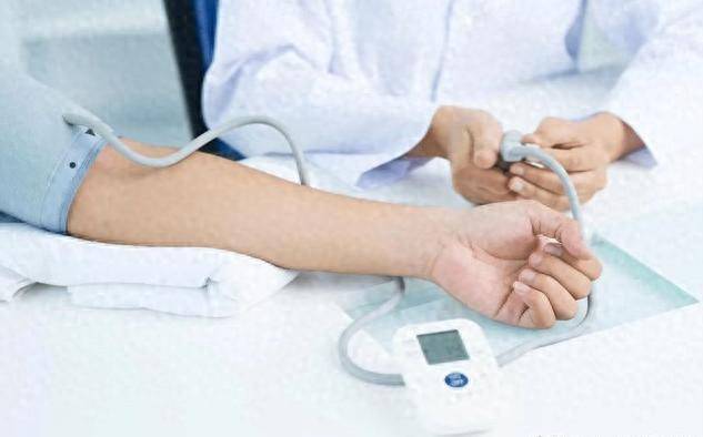 原创            氨氯地平别再吃错时间了，错误的服用时间，会影响降压效果！