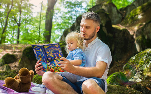 心学问教育的全环节陪护体系，父母沉迷手机怎么才能给孩子树立好的榜样