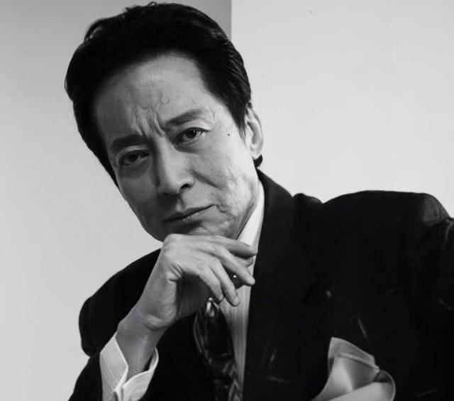 一路走好！香港知名男星突发疾病不幸离世，一生未婚无儿无女