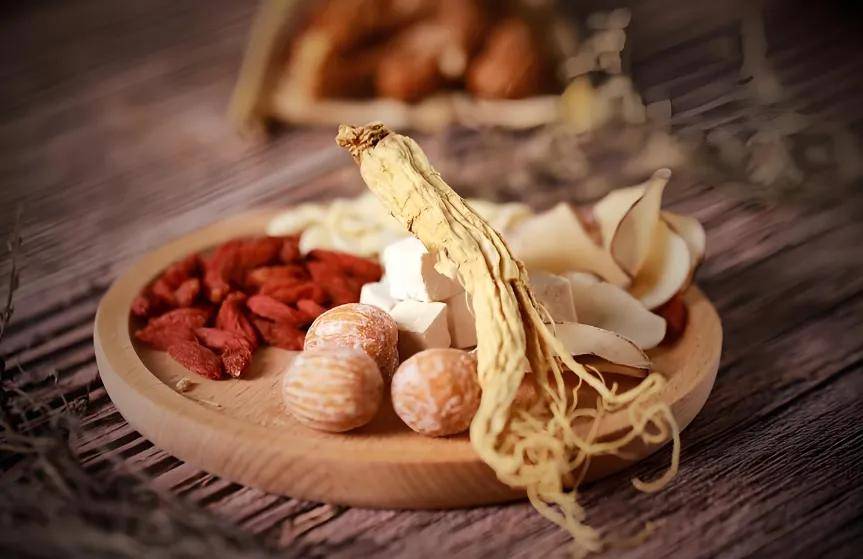 痉挛性斜颈的病根在阴阳失衡，治病不搞清阴阳，吃再多药也是白搭！