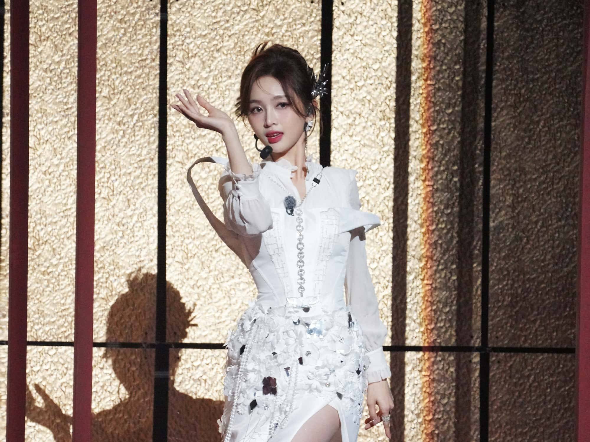 原创            这一次，吴宣仪算是被侯佩岑彻底坑惨了