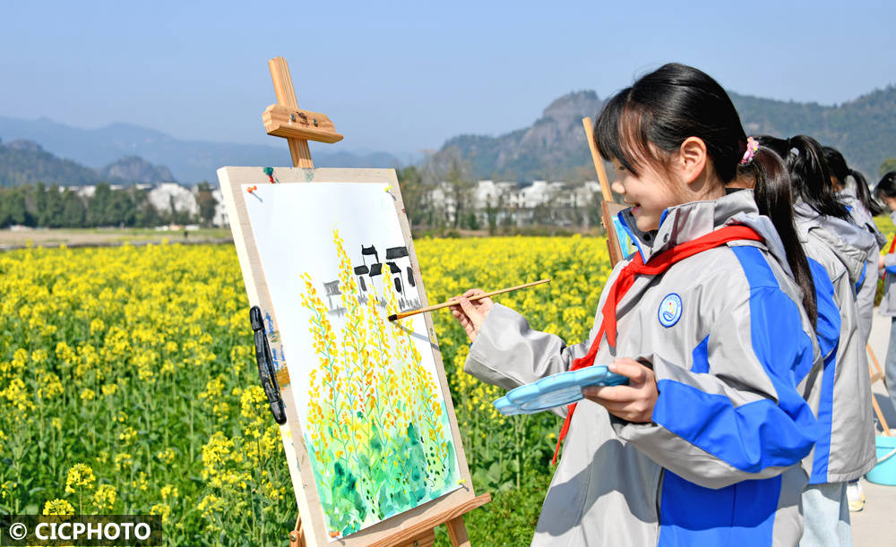 花海写生画春天