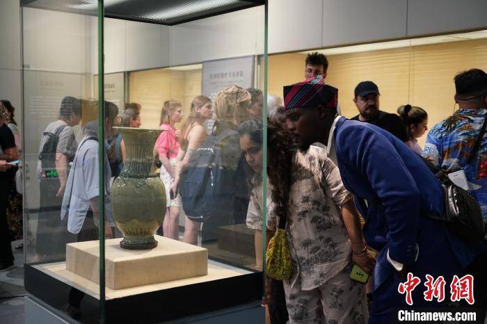 全球近200位艺术家相聚浙江龙泉 共创剑瓷作品