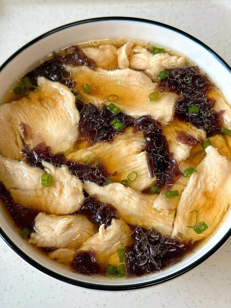 低脂高鲜！一碗喝不腻的鸡胸肉紫菜汤​
