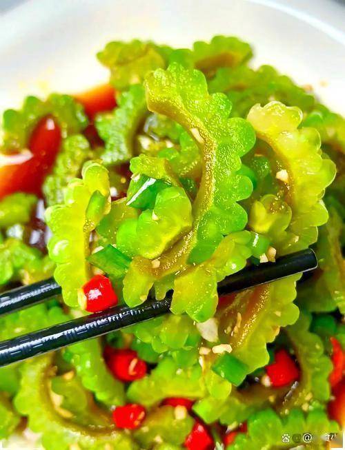 老中医的夏季祛湿方！这4道“排毒菜”要常吃，祛湿排毒