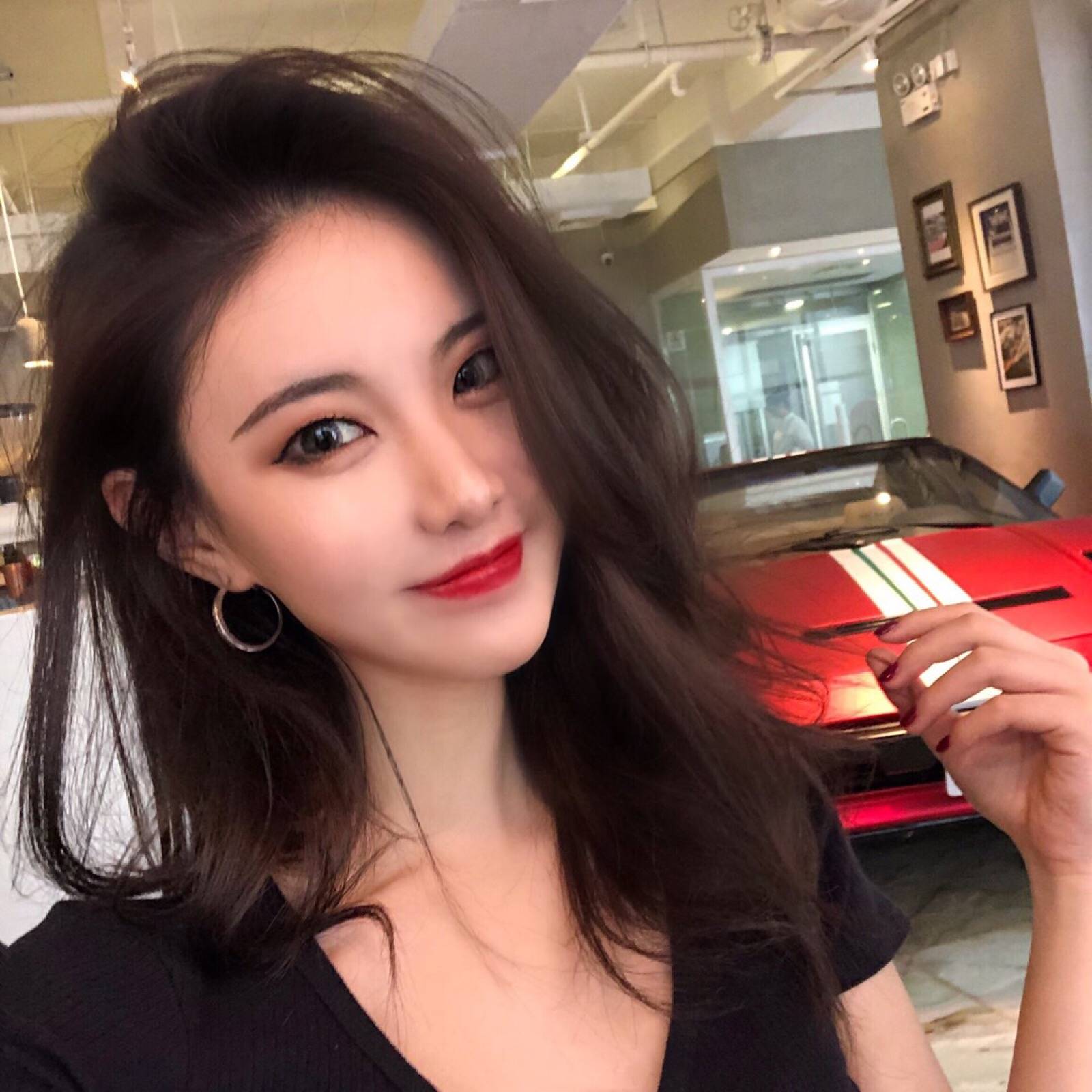 揭秘！男人疯狂想念一个人时，不频繁联系，而是会这样做