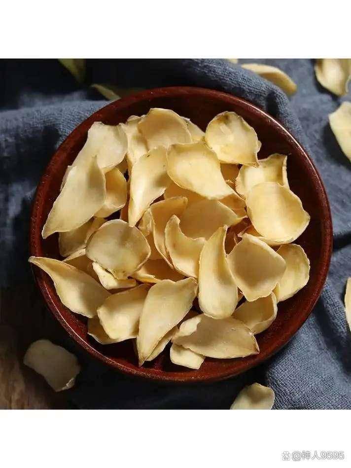百合润肺吃法：与梨同炖，缓解咳嗽改善睡眠