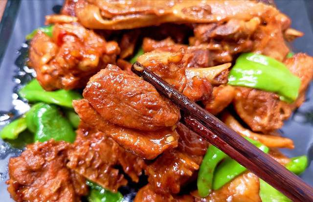 原创            立夏后，少吃鸡肉和牛肉，多吃这3种肉，腿脚有劲，精神饱满！