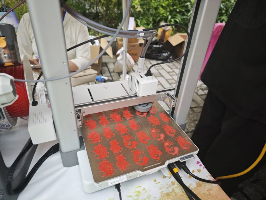 为残疾人打开艺术创新的可能，多伦路上的这场市集暖流涌动