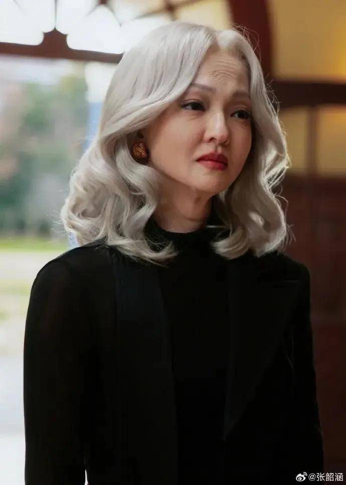 43岁张韶涵晒“老年照”回应不会老！曾透露有退休计划
