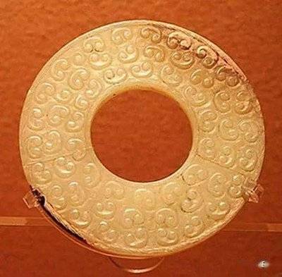 62本古玩专著+12家古玩门店：揭秘他的「知识变现」帝国