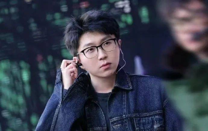 【2025.5.4】任嘉伦和宋祖儿？陈丽君陈昊宇？毕雯珺李一桐？热巴开推3？Z薇现在？说说毛不易？