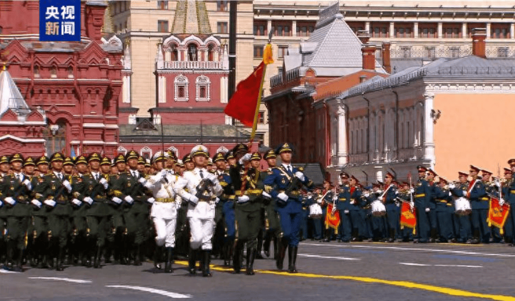 解放军参加俄阅兵，乌克兰视其为对俄支持，中方回应了三句话！