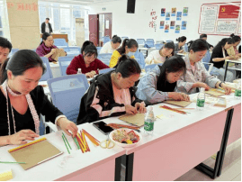 丰乐社区“巧手制竹编·非遗共传承”手工活动