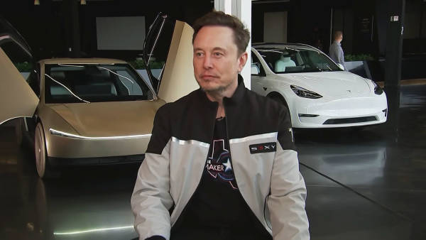 马斯克：中国发电量就像火箭升空，美国却躺平了…