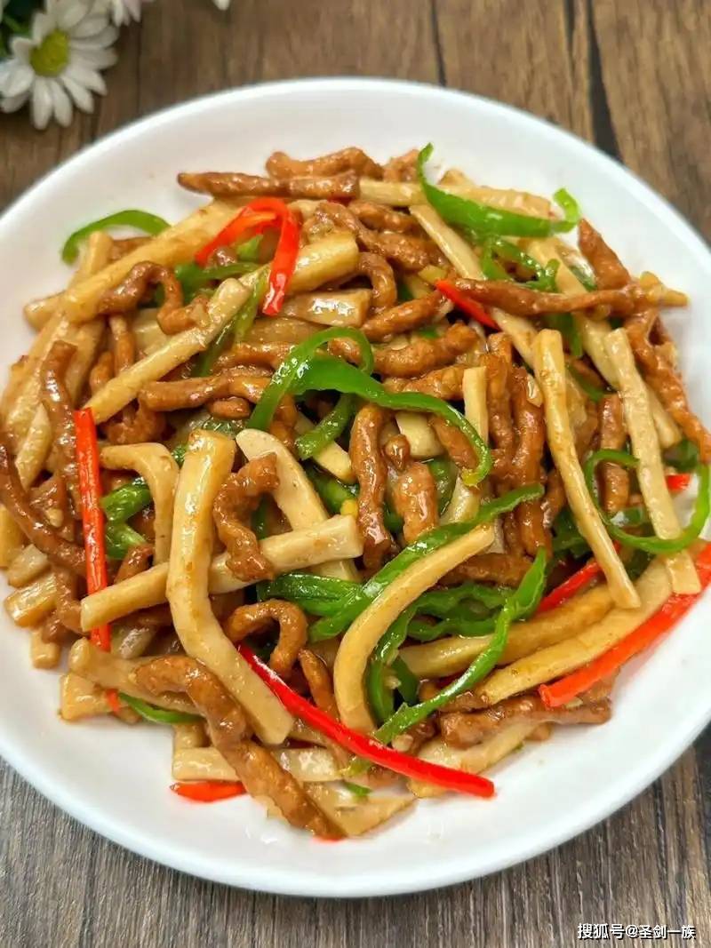 立夏后要“养骨”！建议多吃这8样，腿脚有劲精神足，营养又解馋