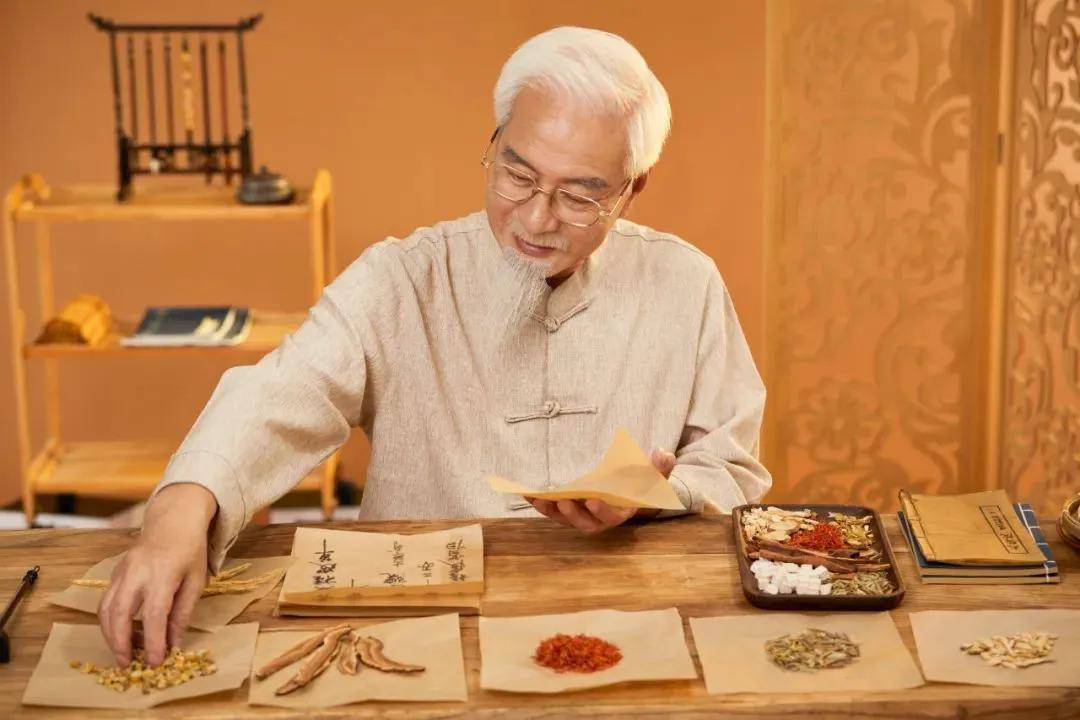 不论脾有病，还是胃有病，一味中药，专调各种脾胃不适！