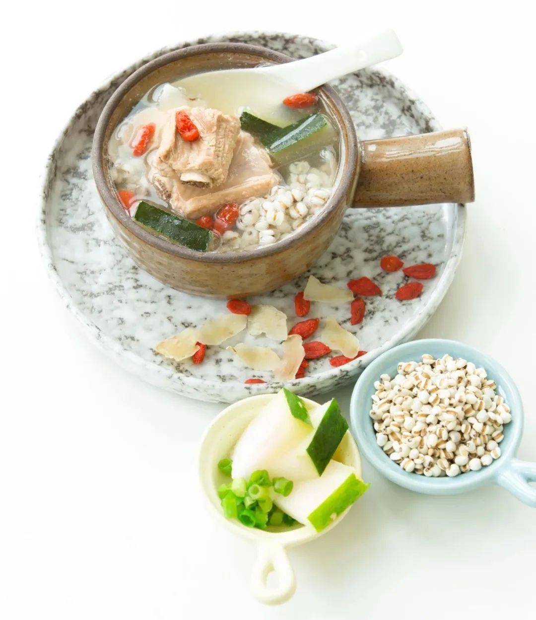 食养因时、因地、因人而异