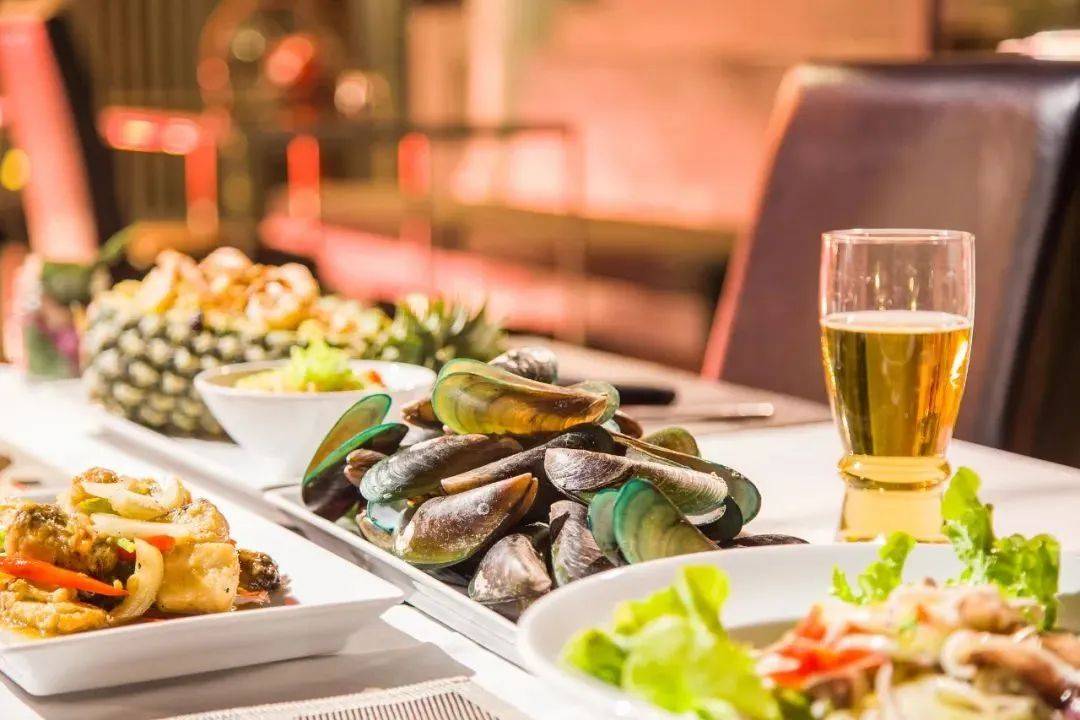 想要把超标的尿酸降下来应该怎么做？这些方面多下功夫！