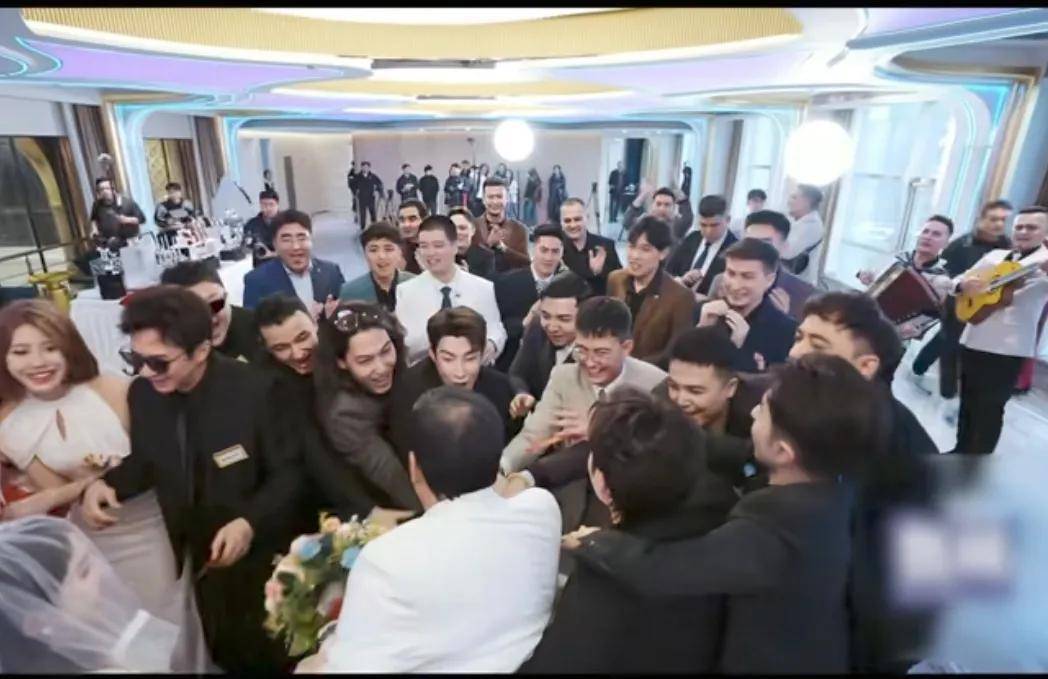 原创            五哈赢麻了！王勉“假结婚”全网破防，新疆婚礼天花板！