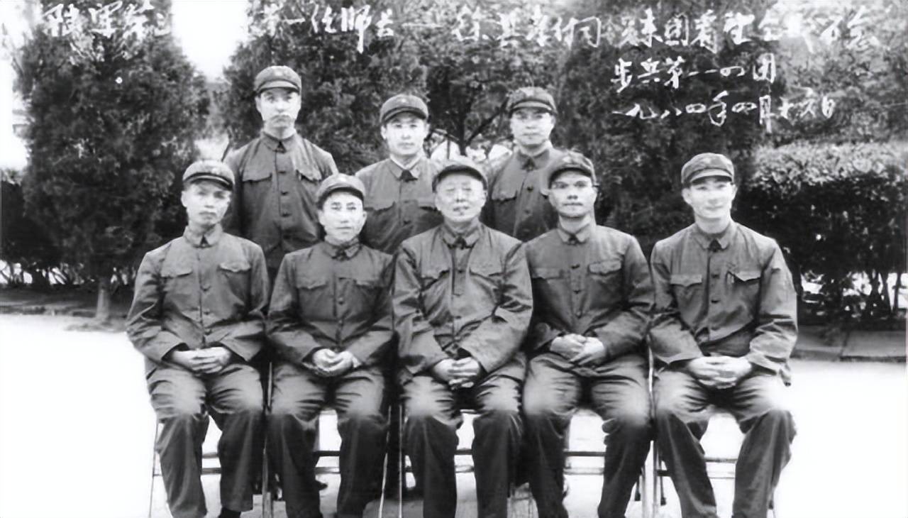 原创            陈赓帮师长徐其孝找到母亲，母亲对徐其孝说：家人都被白狗子杀了