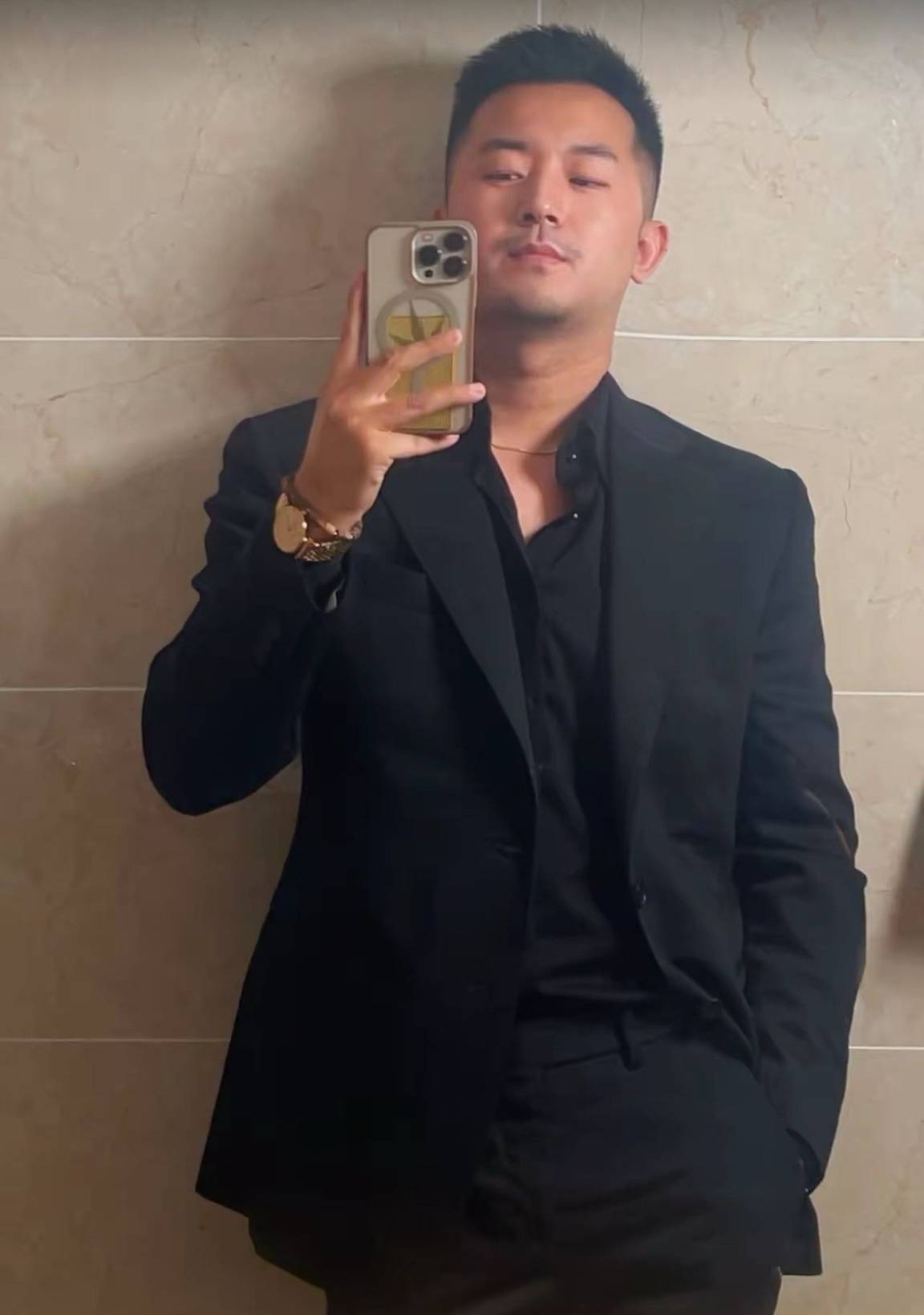 刚确定恋爱关系的男友说自己是双性恋，怎么办？家长怀疑是gay？