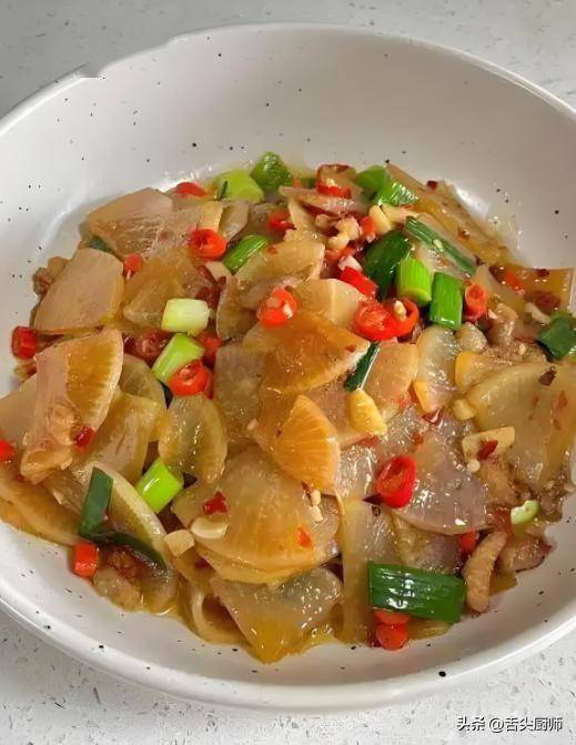 立夏后要养骨，建议少吃洋葱土豆，多吃这3样，腿脚有劲精神足