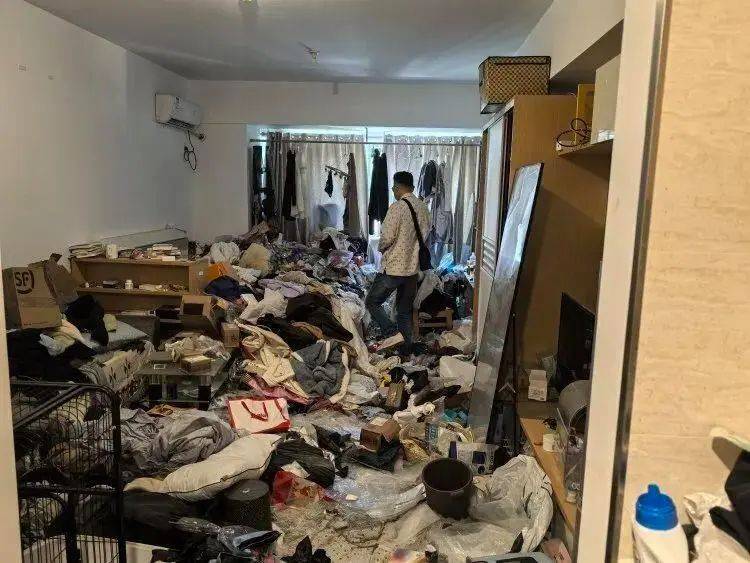95后女租客欠租后失联，房东开门后傻眼：40平公寓变垃圾场，厕纸堆得超过5厘米高