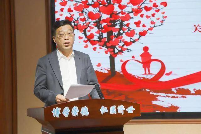 白衣暖灯 致敬芳华｜长春市第四医院护士节表彰大会荣耀举行