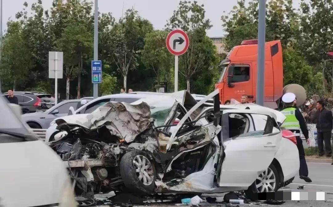 夫妻被酒驾者撞死，孩子：以为是梦，想爸爸妈妈