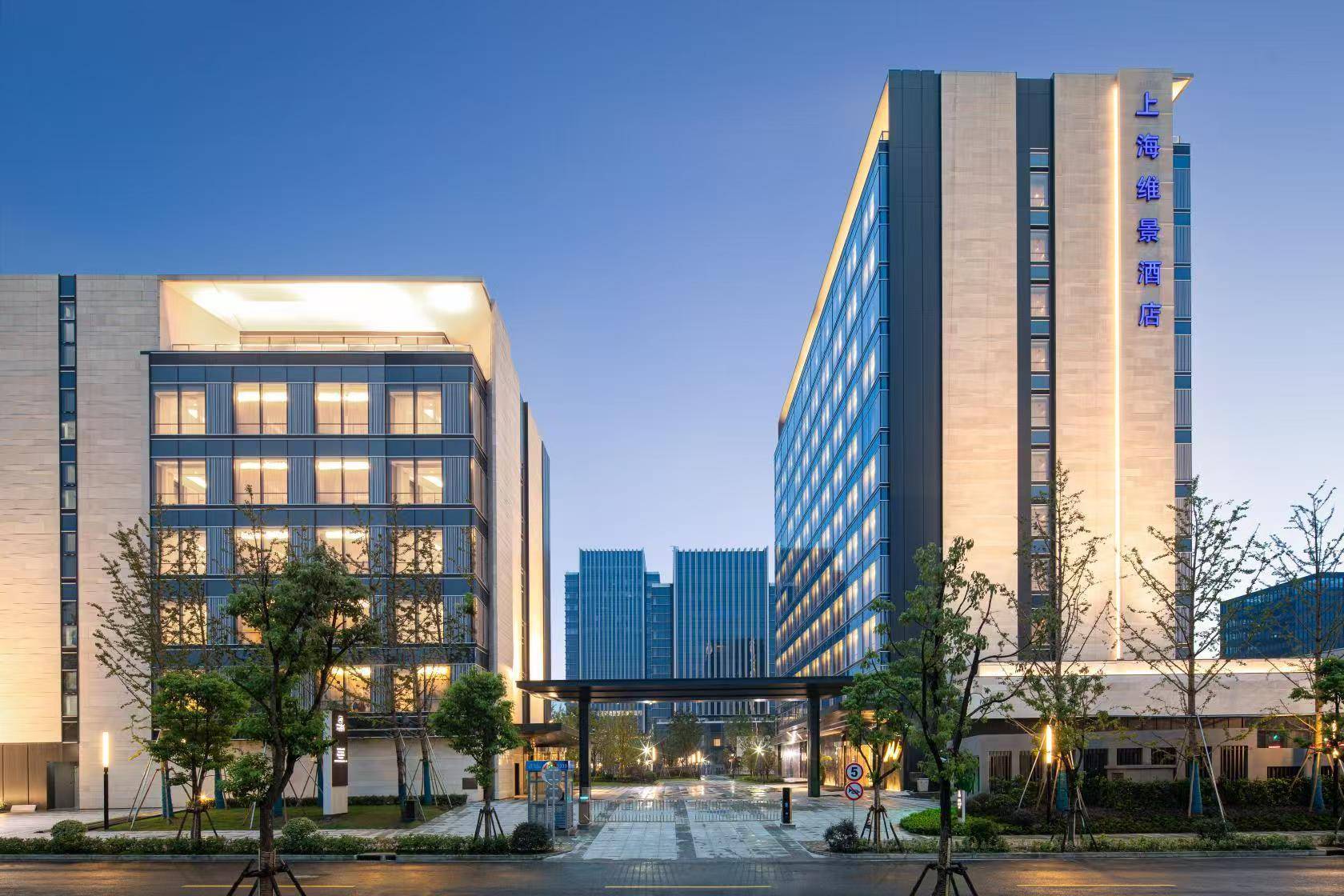 上海虹桥维景酒店住客称“裸睡时遭服务员闯入”！店方回应