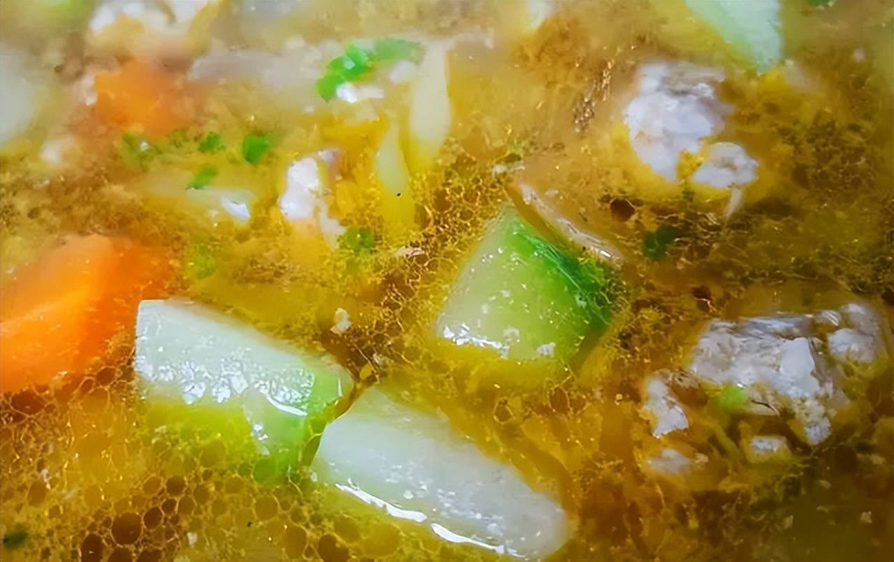 原创            夏季宁可不吃肉，也要多喝这碗汤，祛湿控糖又补水，越喝腰越细