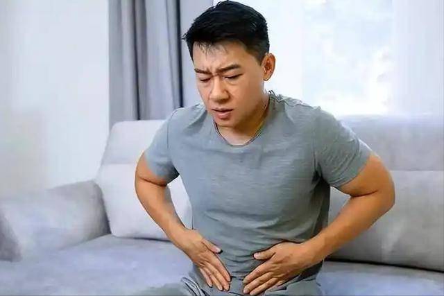 医生提醒：肝硬化早期或不腹痛，而是身体出现3种异常，一定留意