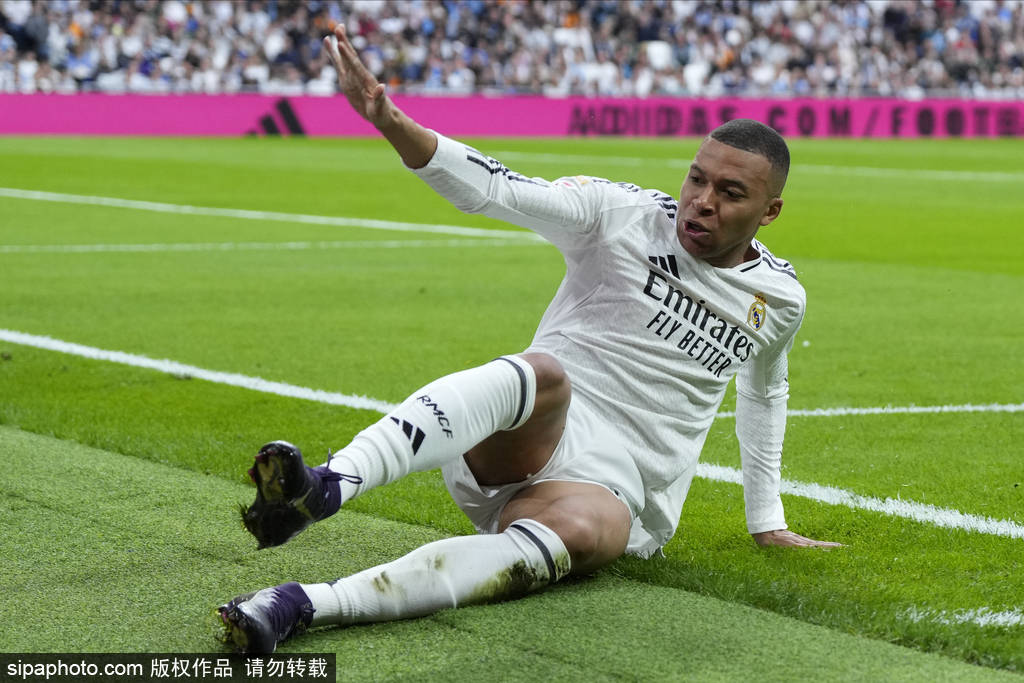 观战台：巴萨火拼皇马定乾坤 红军斗枪手+蓝军争5大战