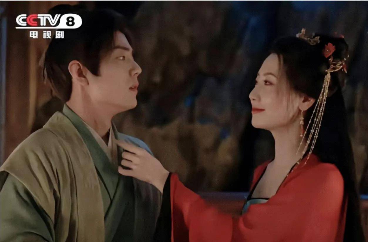 原创            藏海传：39岁演传授肖战男女之情的老师，女主张婧仪都媚不过她