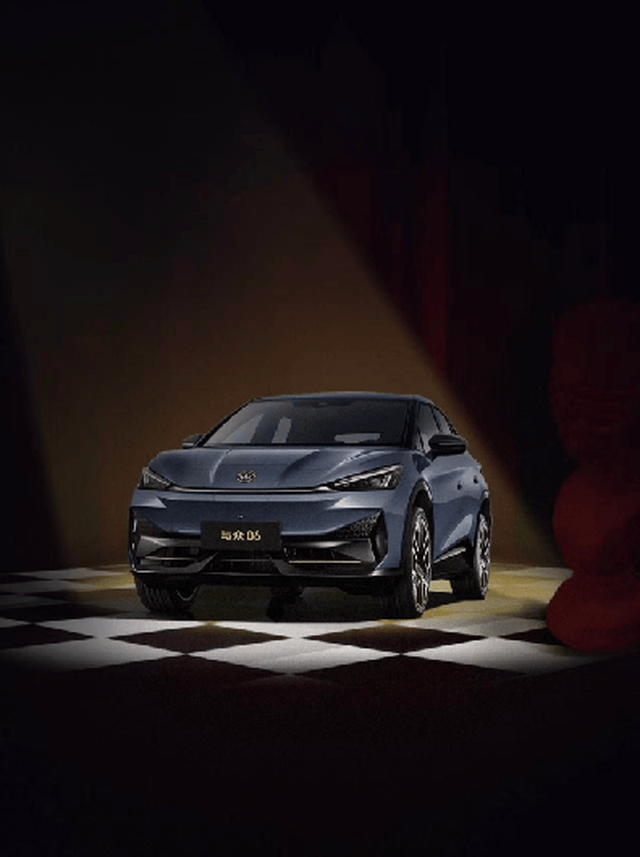 与众打破传统边界，共谋好局，与用户共创艺术与出行新体验