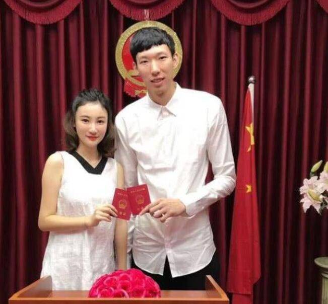 周琦妻子：周琦去澳洲自己怀孕还带孩子 曾想过离婚