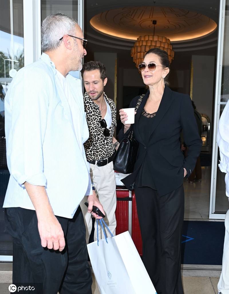 第78届戛纳电影节期间泰瑞·海切尔现身酒店