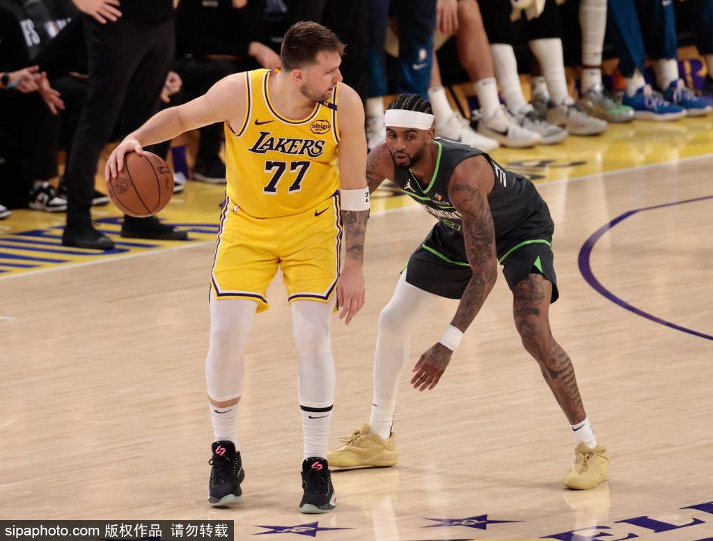 NBA奇闻！勒布朗·詹姆斯40岁“封神”五大囧MVP，湖人何去何从？